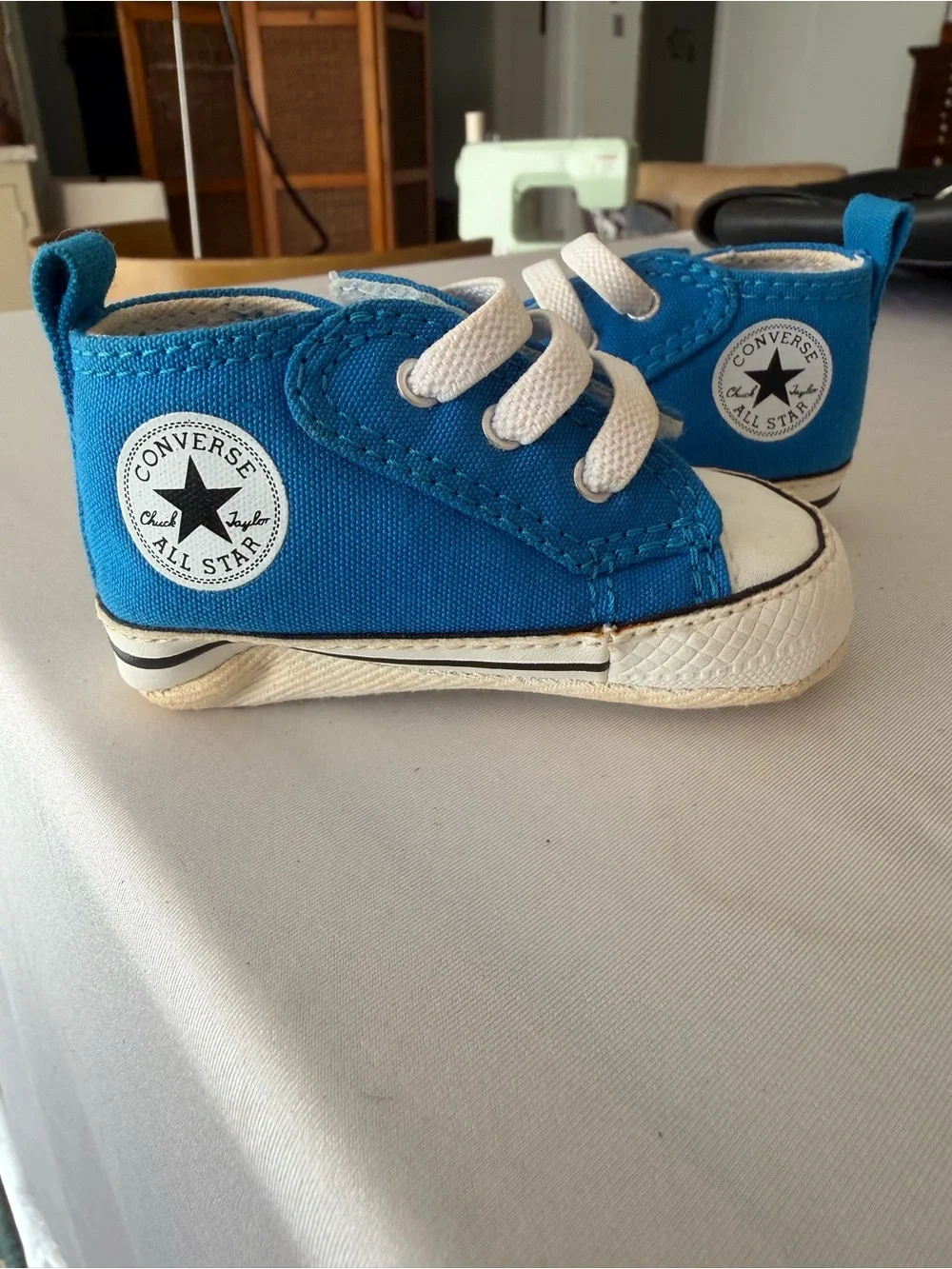 Converse Easy Slip Electric Blu Crib